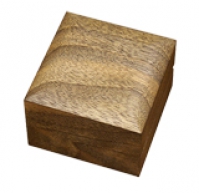 Футляр из дерева (орех) под серьги или два кольца, размер 62х62х45мм, бежевый кожзам